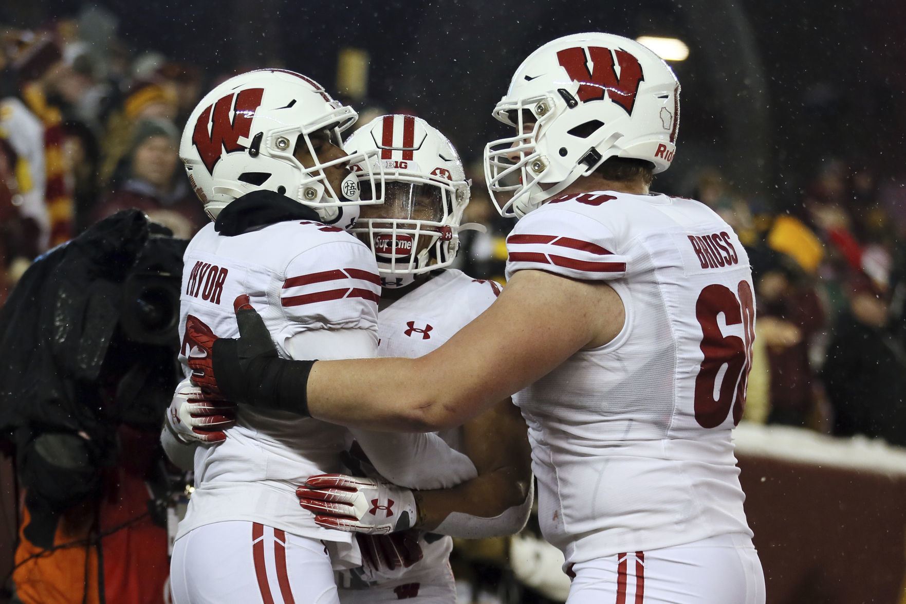 Badgers 38, Golden Gophers 17